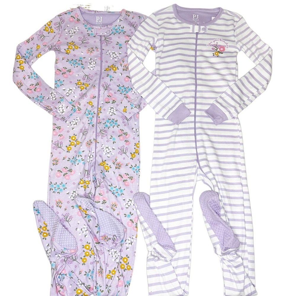 Children’s Place 2 Pairs of Footed Pajamas Size 5T NWT